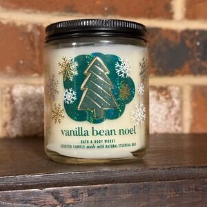 Bath & Body Works Vanilla Bean Noel 7 oz Single Wick Scented Candle Holiday New